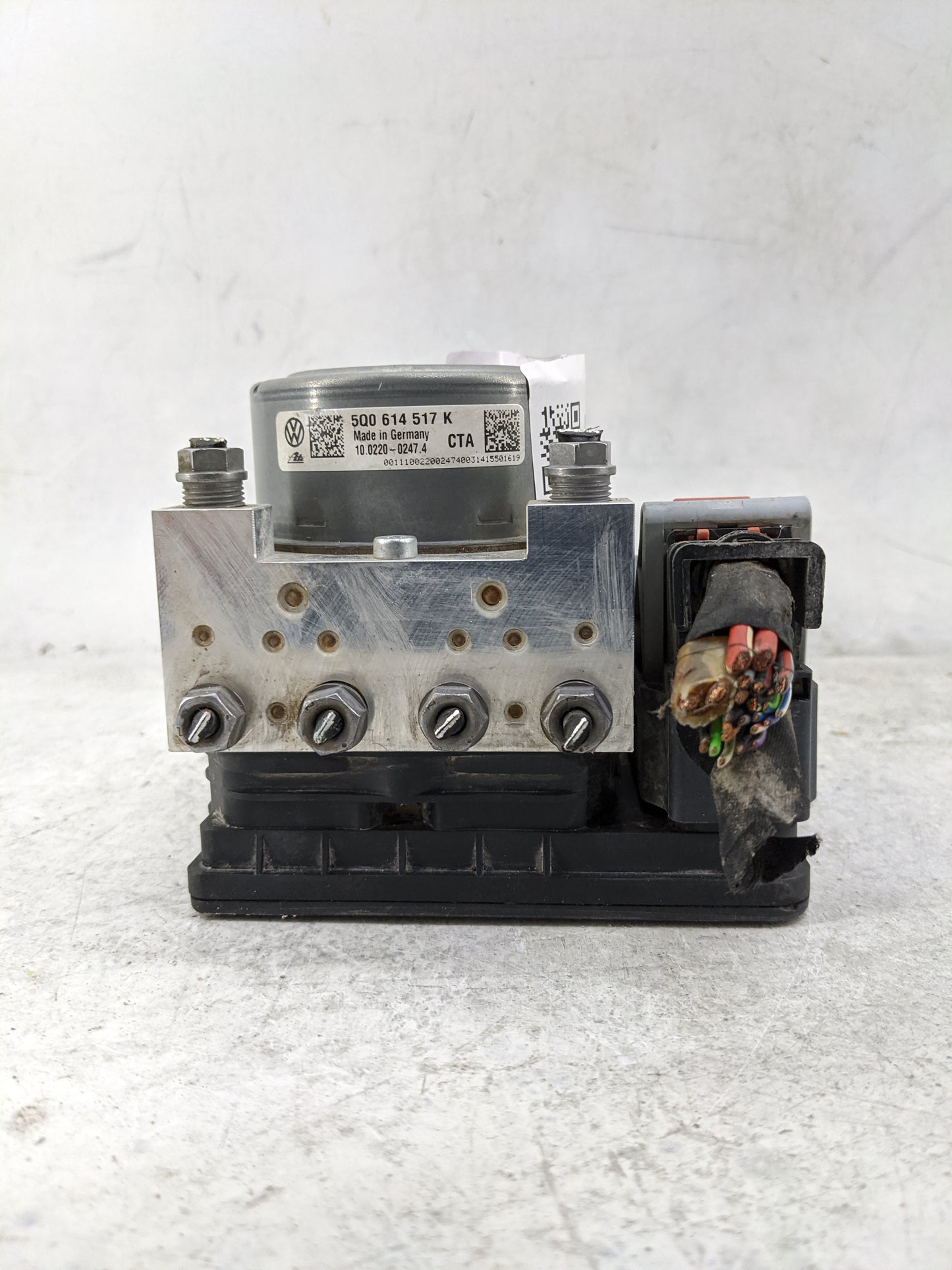 2015-2016 Audi A3 ABS Pump Control Module Replacement P/N:5Q0 614 517 K 10.0220-0247.4, 5Q0 907 379 L Fits Fits 2015 2016 OE