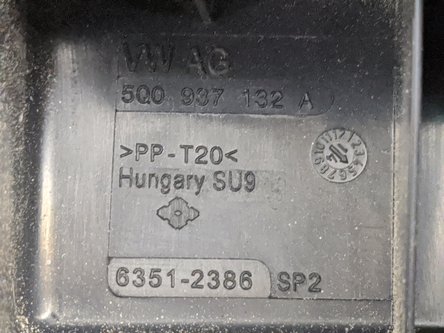 2015-2018 Audi A3 Fusebox Fuse Box Panel Relay Module P/N:5Q0937132A 6351-2386 Fits Fits 2015 2016 2017 2018 2019 2020 2021 