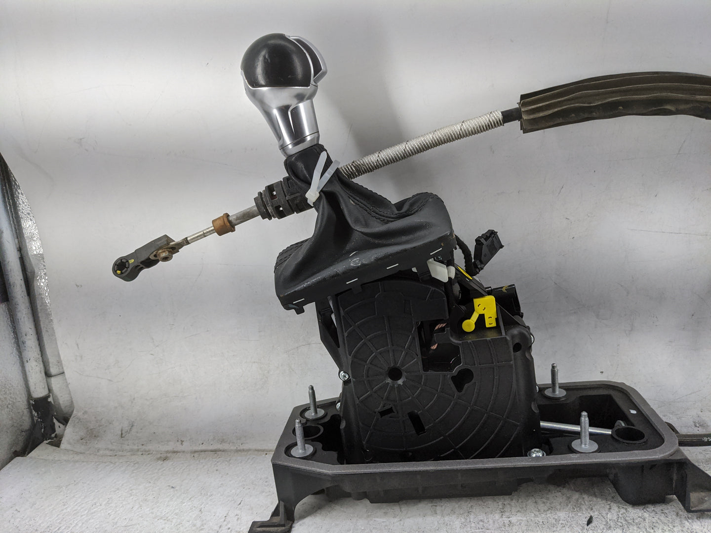 2015 Audi A3 Floor Console Assembly Shifter - Oemusedautoparts1.com