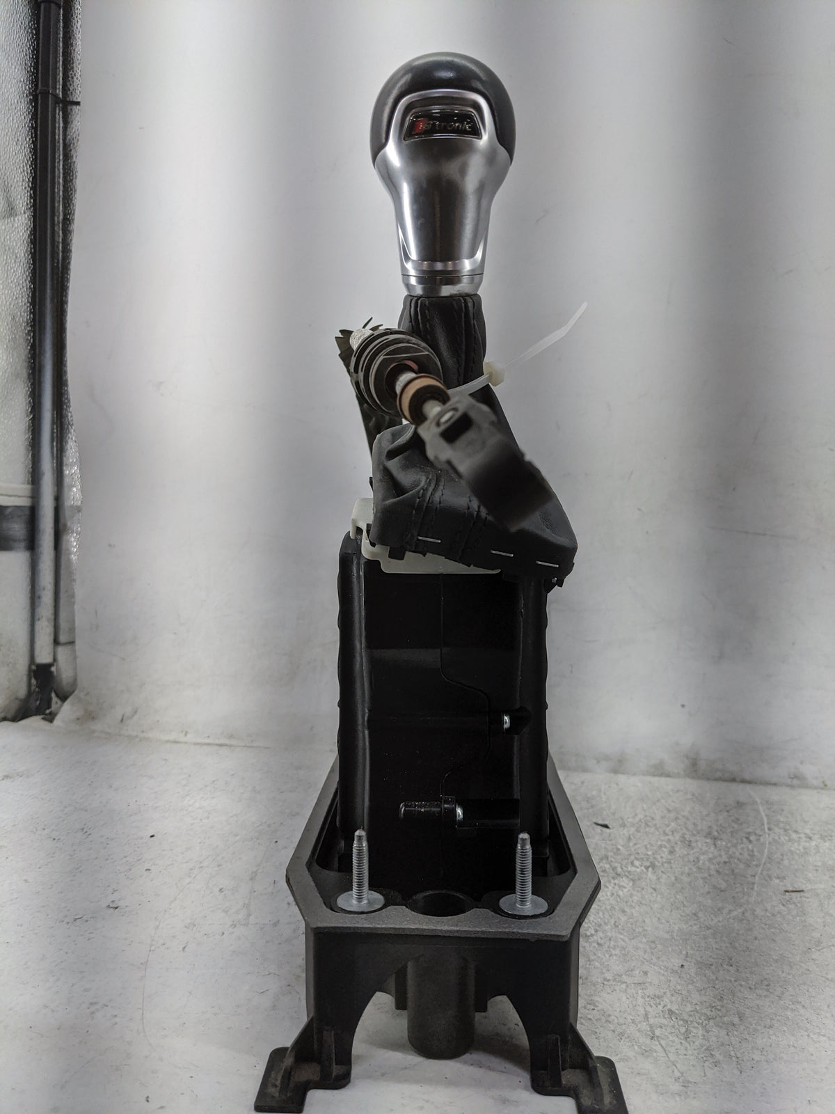 2015 Audi A3 Floor Console Assembly Shifter - Oemusedautoparts1.com