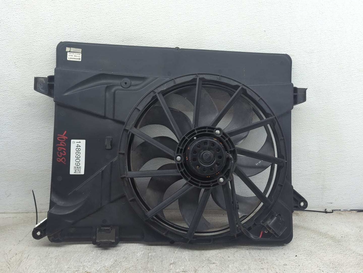 2015 Audi A3 Electric Radiator Cooling Fan Motor Assembly P/N:5Q0121205AJ 3S121A01 Fits OEM Used Auto Parts - Oemusedautopar