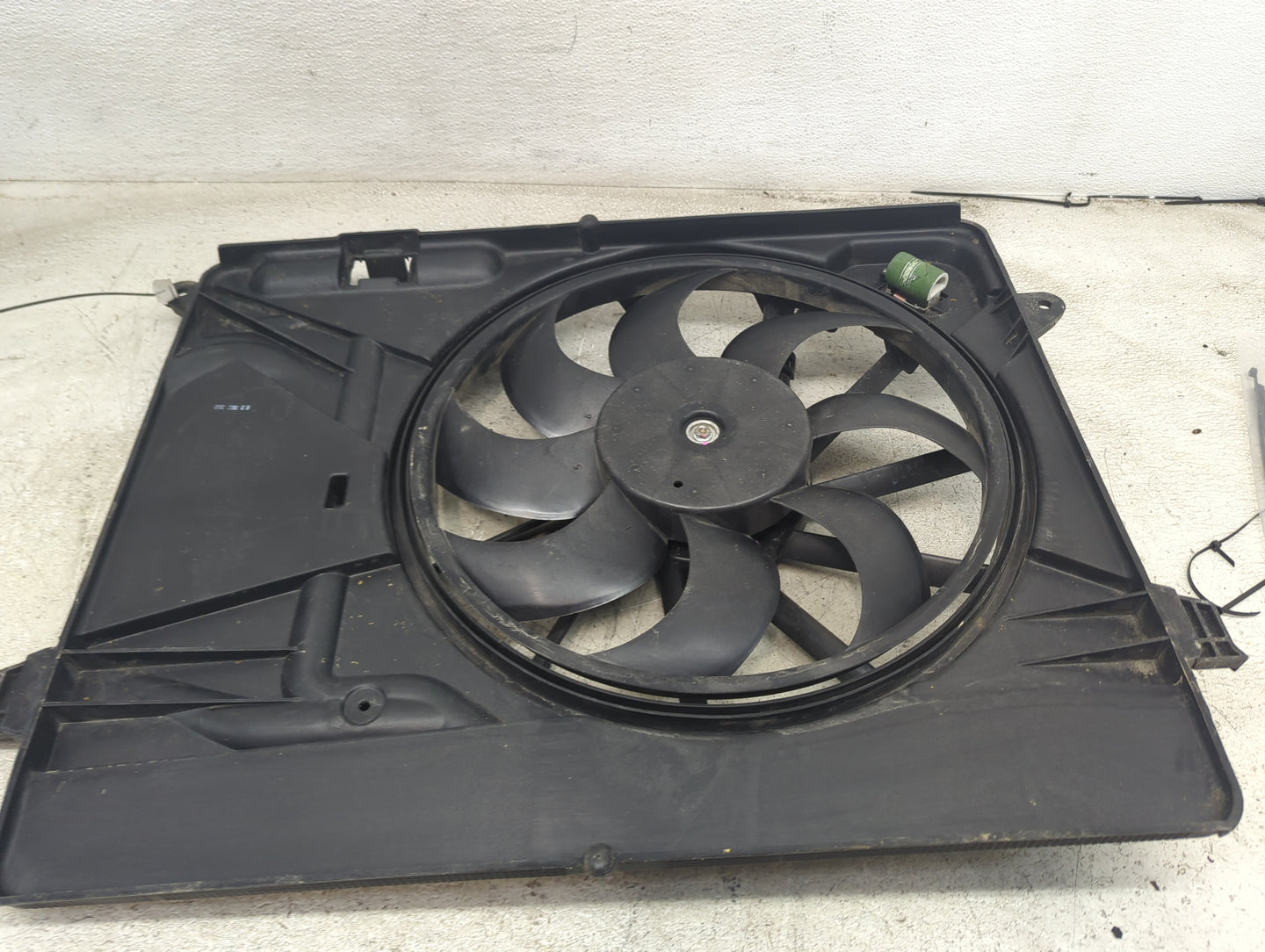 2015 Audi A3 Electric Radiator Cooling Fan Motor Assembly P/N:5Q0121205AJ 3S121A01 Fits OEM Used Auto Parts - Oemusedautopar