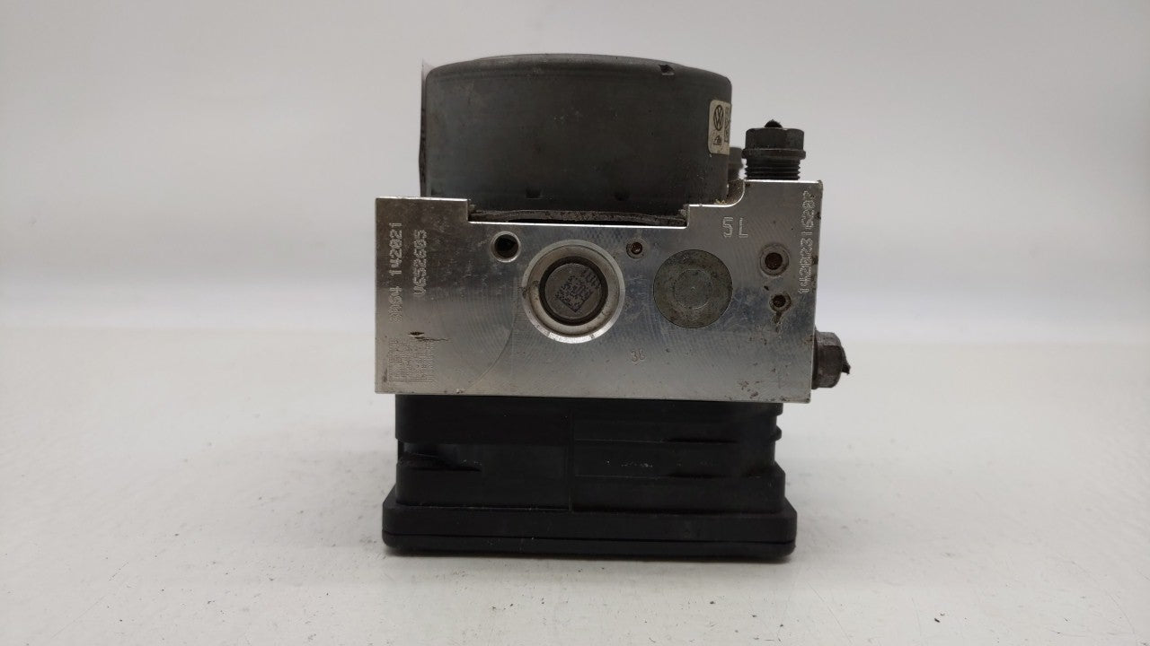 2015-2016 Audi A3 ABS Pump Control Module Replacement P/N:3Q0 614 517 Q 5Q0 614 517 K, 5Q0 614 517 T Fits Fits 2015 2016 OEM
