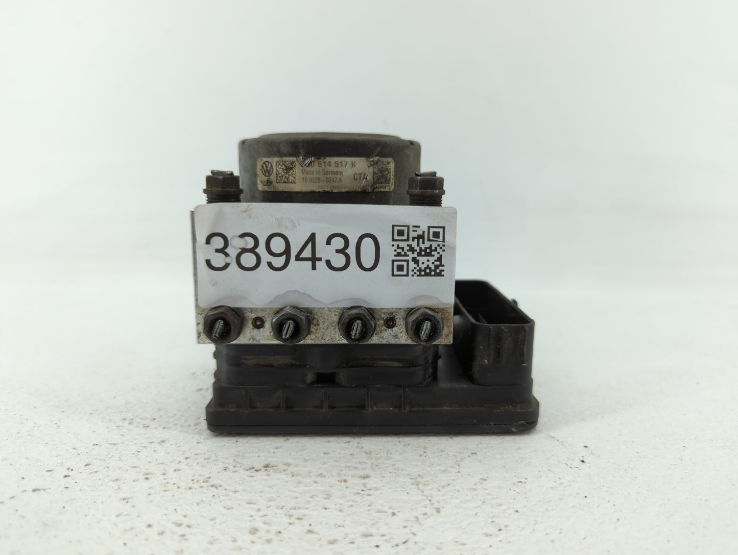 2015-2016 Audi A3 ABS Pump Control Module Replacement P/N:3Q0 614 517 AA 3Q0 614 517 F, 3Q0 614 517 Fits Fits 2015 2016 OEM 