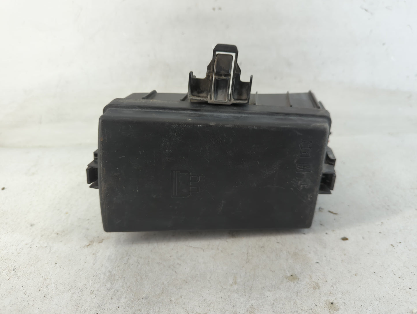 2015-2018 Audi A3 Fusebox Fuse Box Panel Relay Module P/N:6351-2386 Fits Fits 2015 2016 2017 2018 2019 2020 2021 OEM Used Au