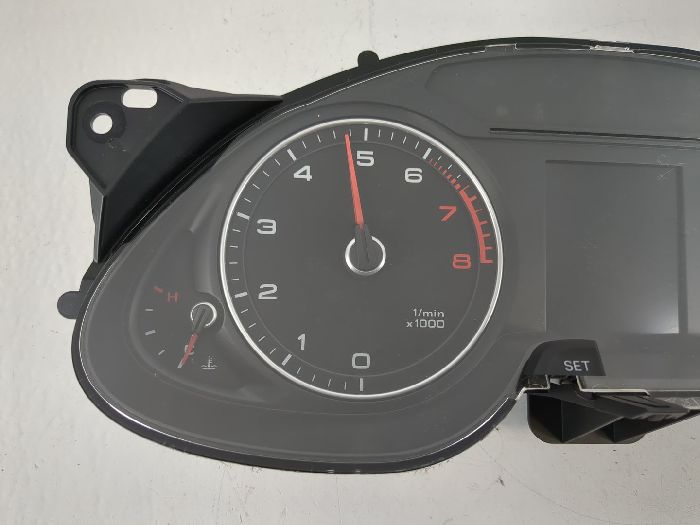 2013-2016 Audi A4 Instrument Cluster Speedometer Gauges P/N:8K0 920 983 Fits Fits 2013 2014 2015 2016 OEM Used Auto Parts - 