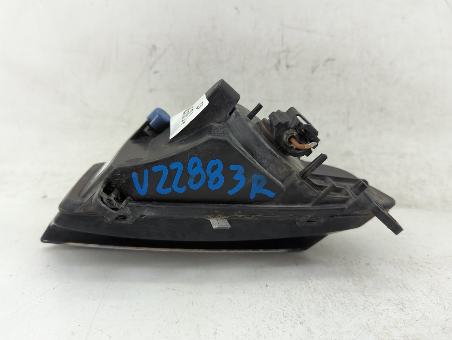 2013-2016 Audi A4 Passenger Right Oem Front Light Lamp - Oemusedautoparts1.com