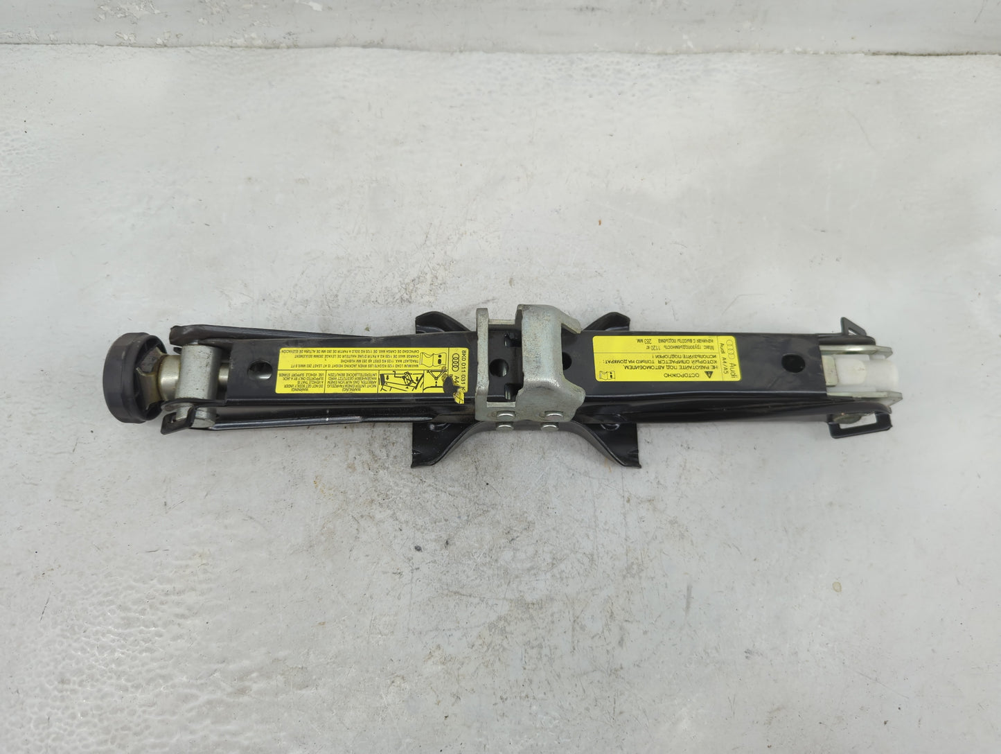 2015 Audi A4 Spare Scissor Car Jack - Oemusedautoparts1.com