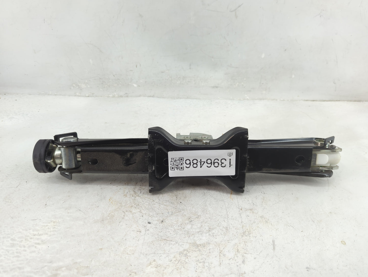 2015 Audi A4 Spare Scissor Car Jack - Oemusedautoparts1.com
