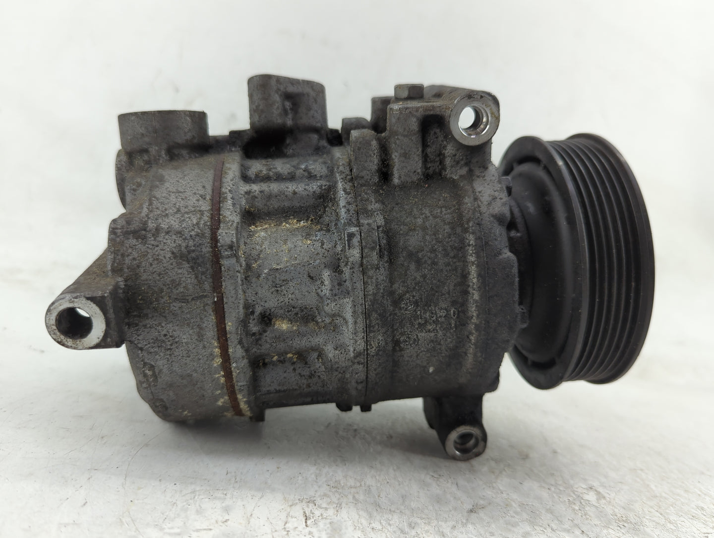 2017-2020 Audi A4 Air Conditioning A/c Ac Compressor Oem - Oemusedautoparts1.com