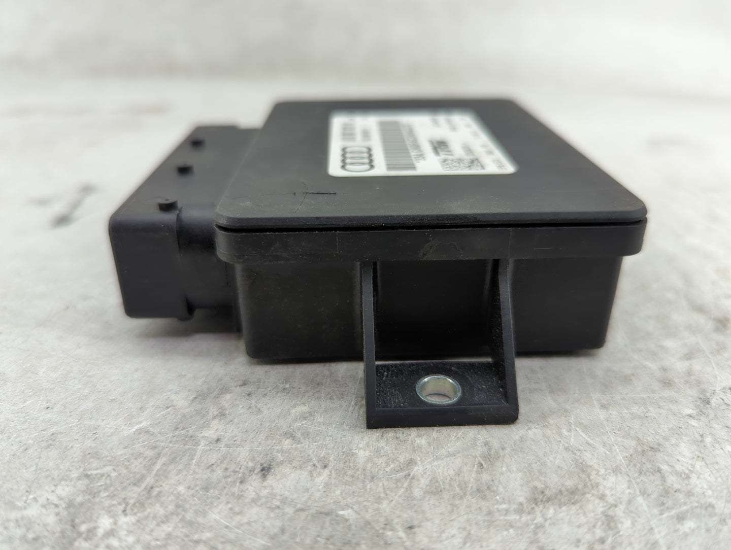 2009-2016 Audi A4 Parking Brake Control Module - Oemusedautoparts1.com