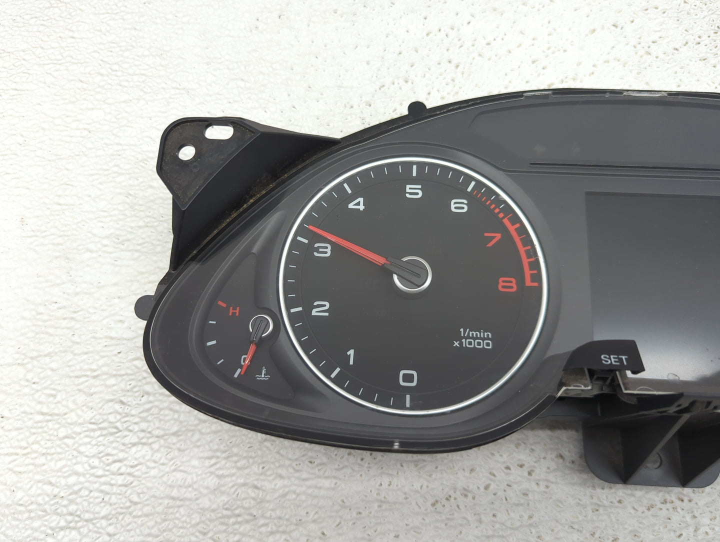 2013-2016 Audi A4 Instrument Cluster Speedometer Gauges P/N:8K0920983F 580002561332, AUDI0852745AH Fits Fits 2013 2014 2015 