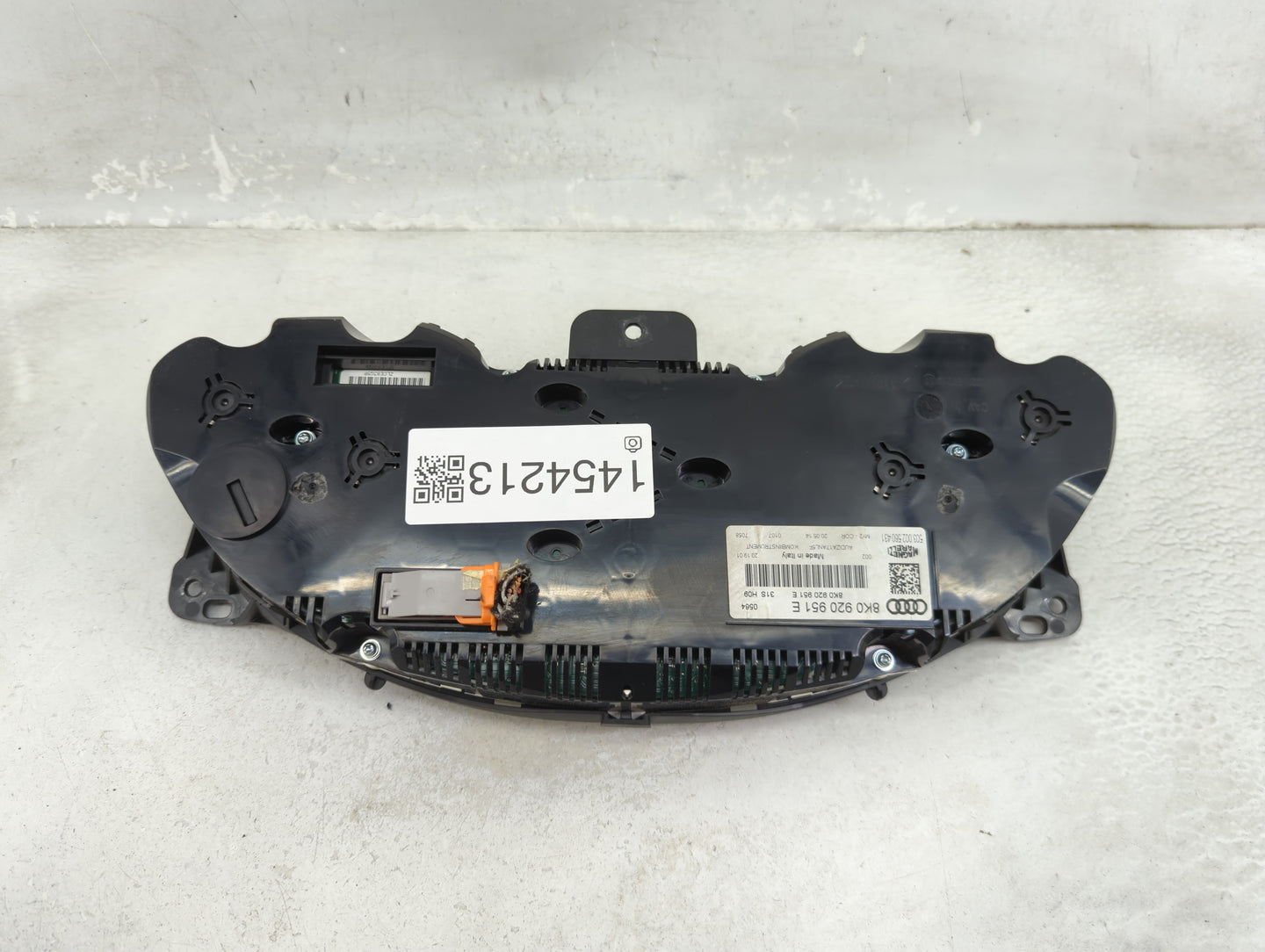 2013-2016 Audi A4 Instrument Cluster Speedometer Gauges P/N:8K0920951E 503002560431 Miles:117K Fits Fits 2013 2014 2015 2016