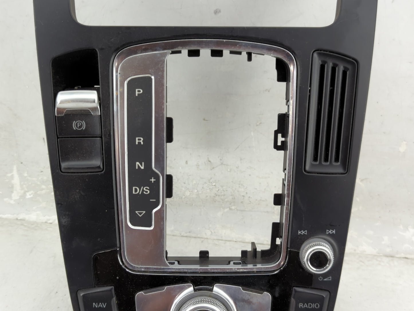 2013-2016 Audi A4 Radio AM FM Cd Player Receiver Replacement P/N:90025-521 8T0 919 K Fits Fits 2013 2014 2015 2016 2017 OEM 
