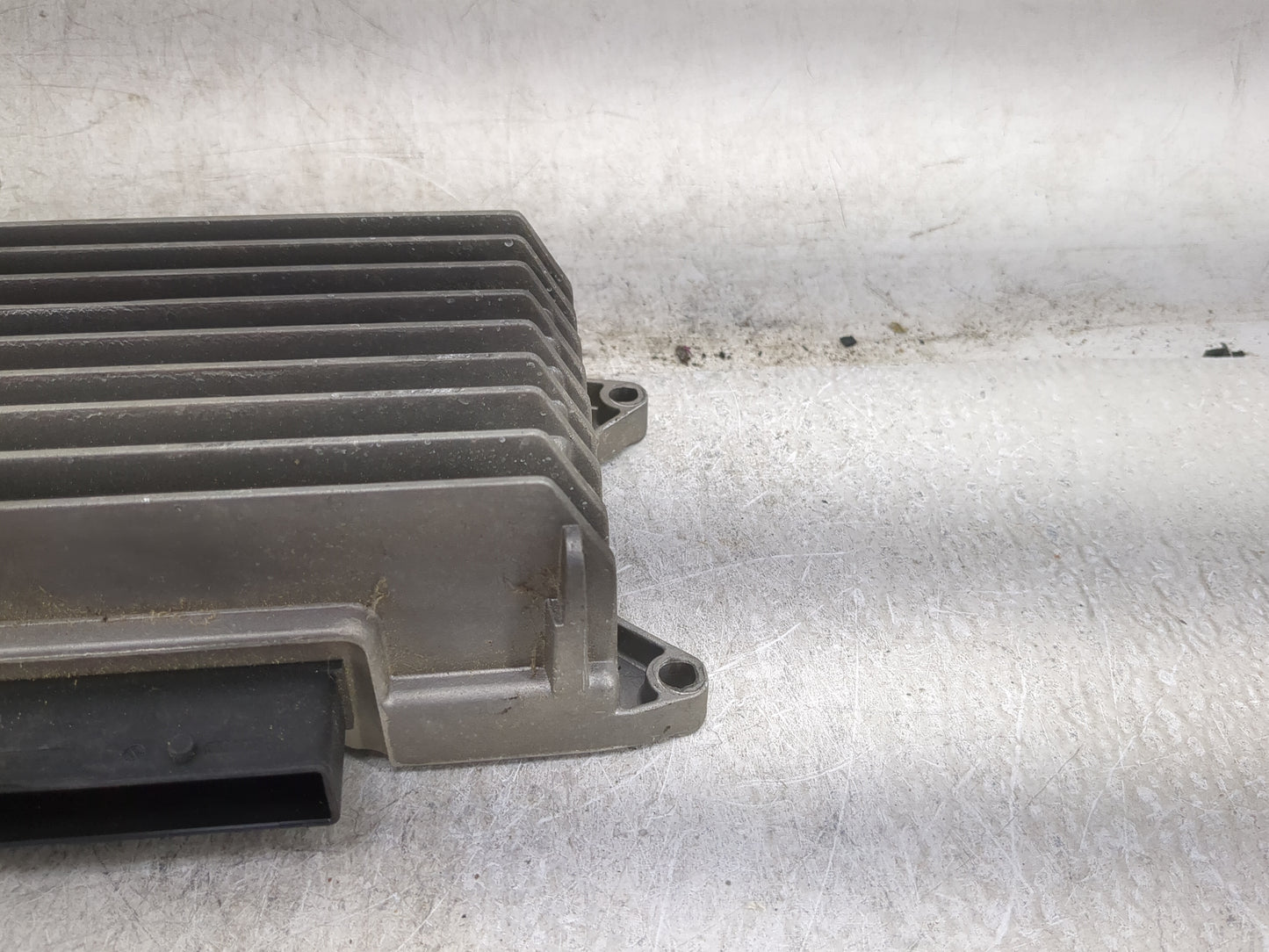 2013-2016 Audi A4 Radio Speaker Amplifier 1456139 - Oemusedautoparts1.com