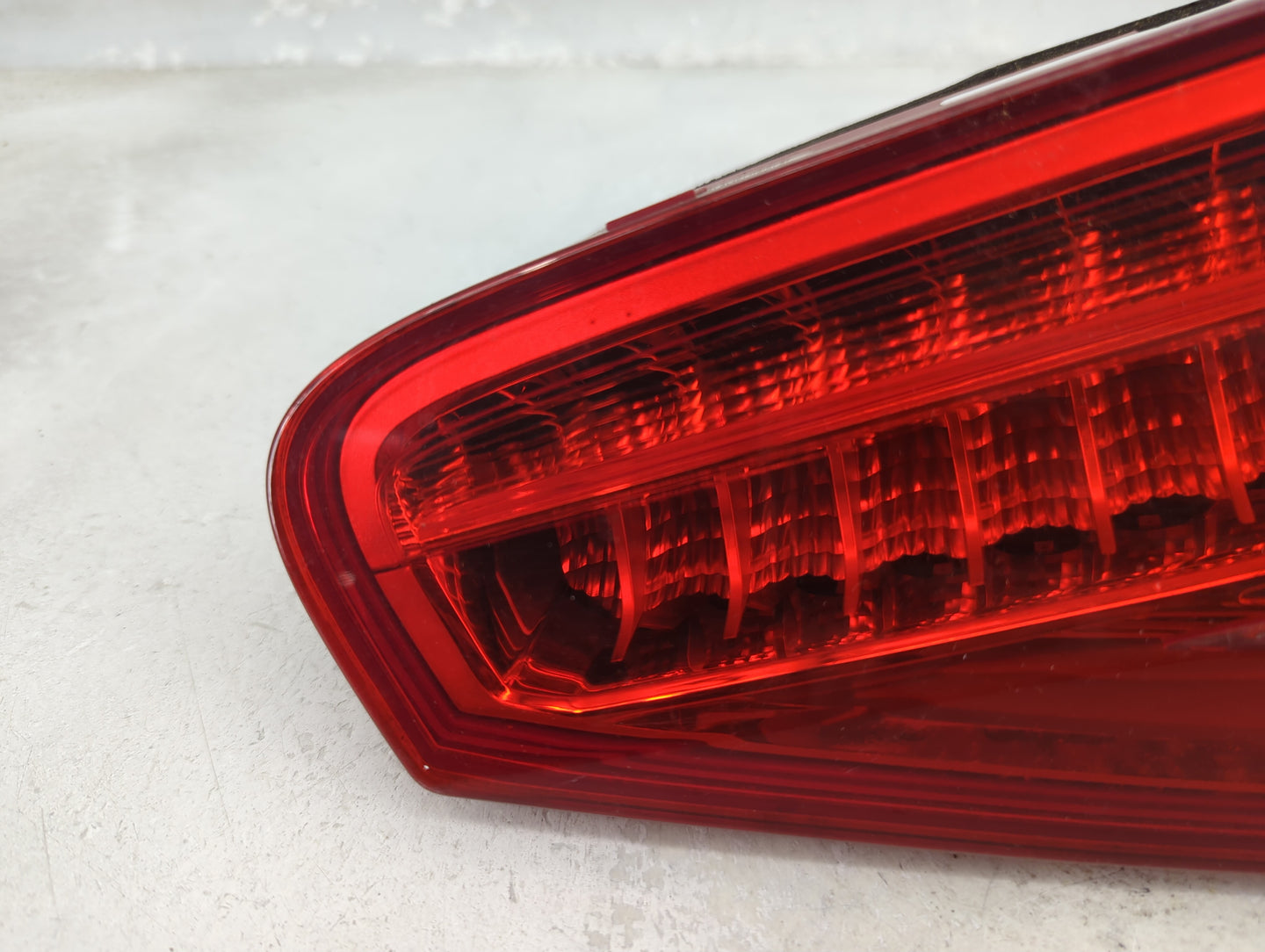 2013-2016 Audi A4 Tail Light Assembly Passenger Right OEM P/N:01091704 Fits Fits 2013 2014 2015 2016 OEM Used Auto Parts - O