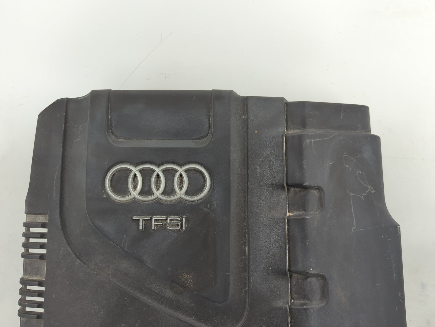 2015 Audi A4 Engine Cover 1457632 - Oemusedautoparts1.com