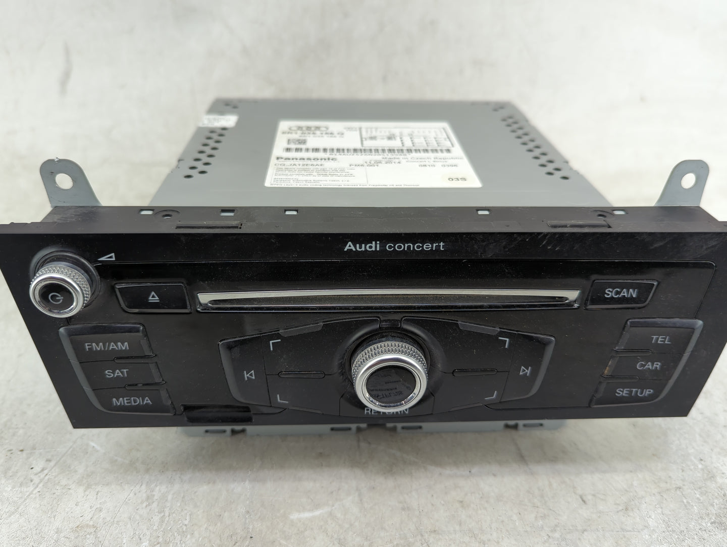 2015 Audi A4 Radio AM FM Cd Player Receiver Replacement P/N:8R1035186Q CQ-JA12E6AE Fits OEM Used Auto Parts - Oemusedautopar