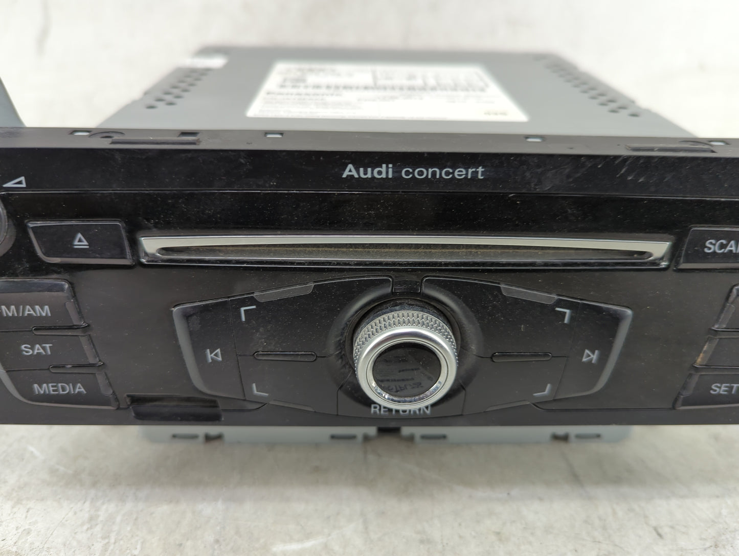2015 Audi A4 Radio AM FM Cd Player Receiver Replacement P/N:8R1035186Q CQ-JA12E6AE Fits OEM Used Auto Parts - Oemusedautopar