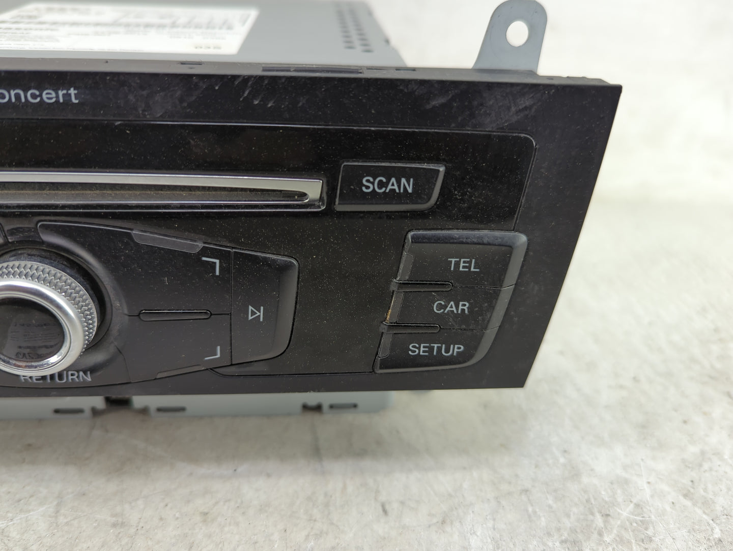 2015 Audi A4 Radio AM FM Cd Player Receiver Replacement P/N:8R1035186Q CQ-JA12E6AE Fits OEM Used Auto Parts - Oemusedautopar