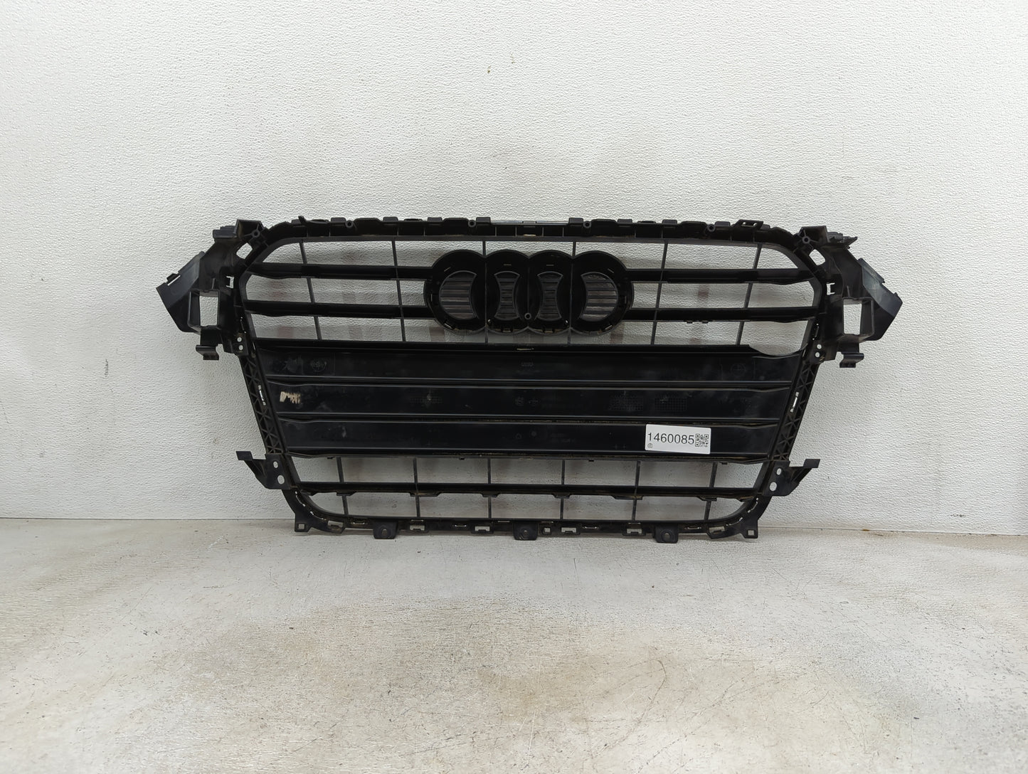 2013-2016 Audi A4 Front Grille Bumper Not Included - Oemusedautoparts1.com