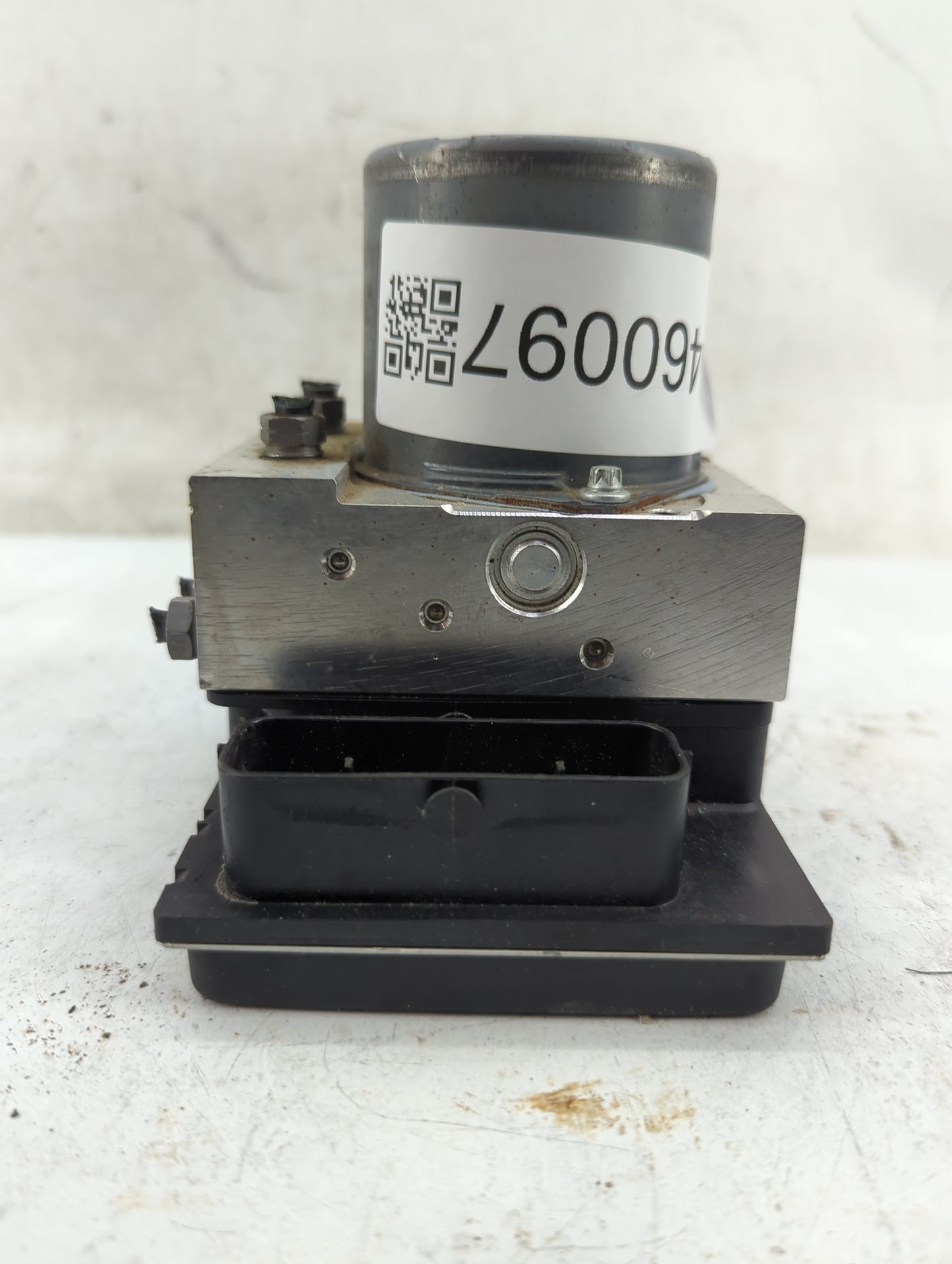 2014-2016 Audi A4 ABS Pump Control Module Replacement P/N:8K0 907 379 CN Fits Fits 2014 2015 2016 OEM Used Auto Parts - Oemu