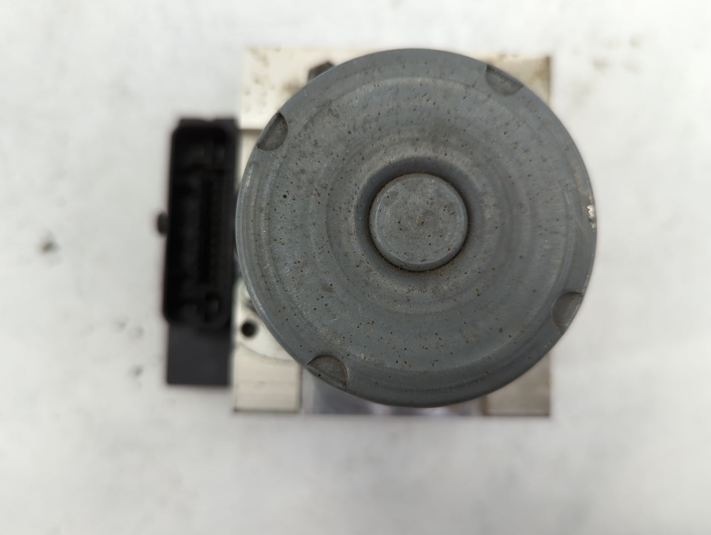2014-2016 Audi A4 ABS Pump Control Module Replacement P/N:8K0 907 379 CN Fits Fits 2014 2015 2016 OEM Used Auto Parts - Oemu