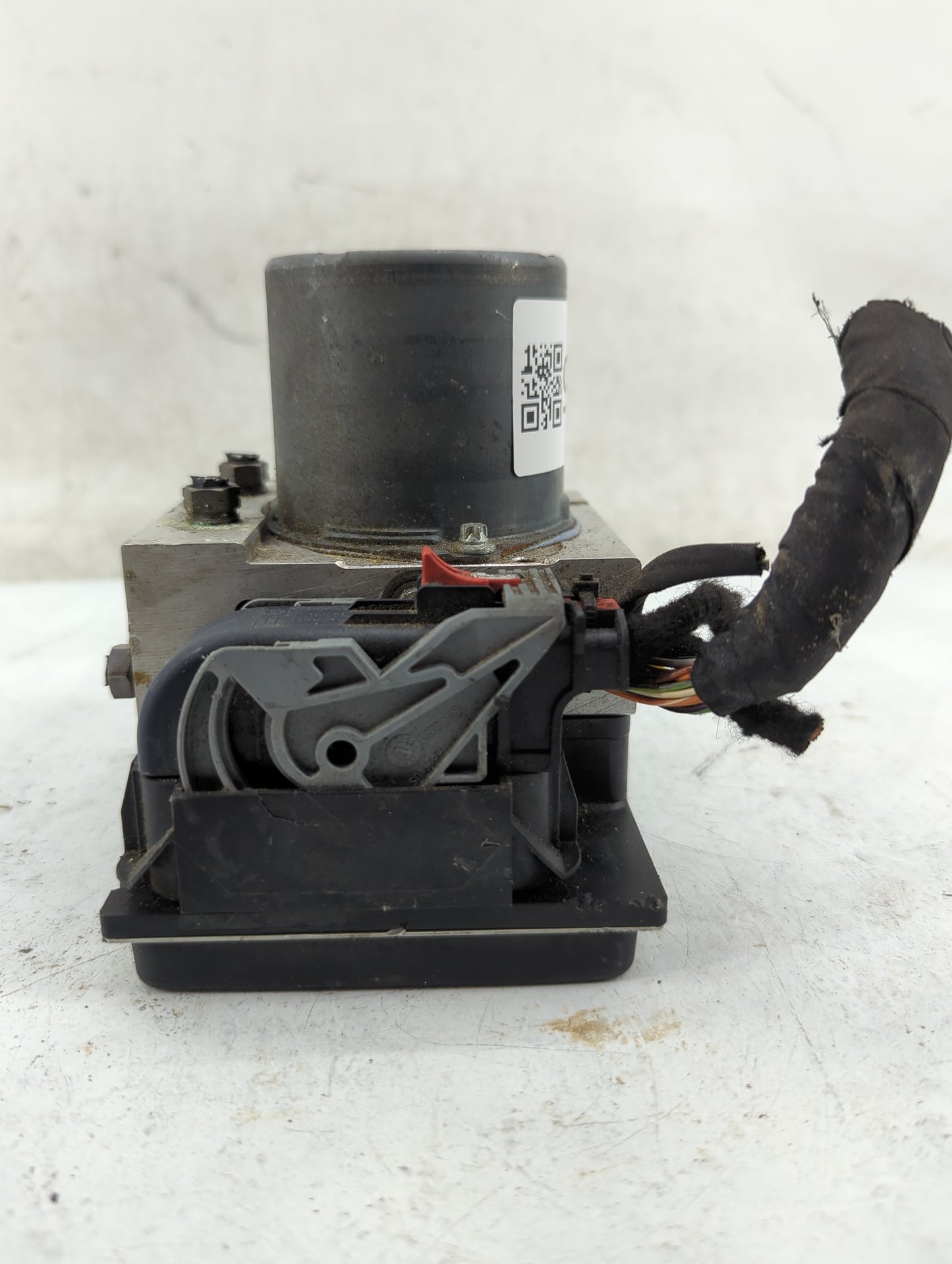 2014-2016 Audi A4 ABS Pump Control Module Replacement P/N:8K0 907 379 CN Fits Fits 2014 2015 2016 OEM Used Auto Parts - Oemu
