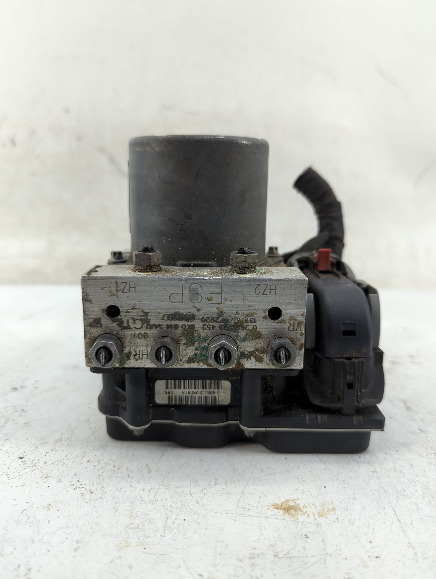 2014-2016 Audi A4 ABS Pump Control Module Replacement P/N:8K0 907 379 CN Fits Fits 2014 2015 2016 OEM Used Auto Parts - Oemu