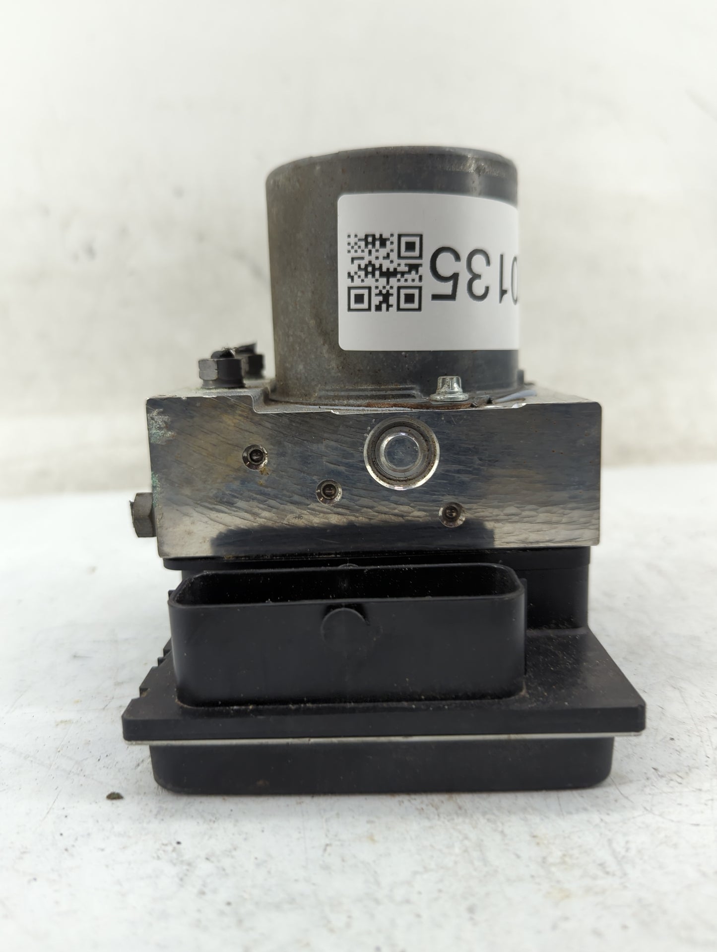 2014-2016 Audi A4 ABS Pump Control Module Replacement P/N:8K0 907 379 CN Fits Fits 2014 2015 2016 OEM Used Auto Parts - Oemu