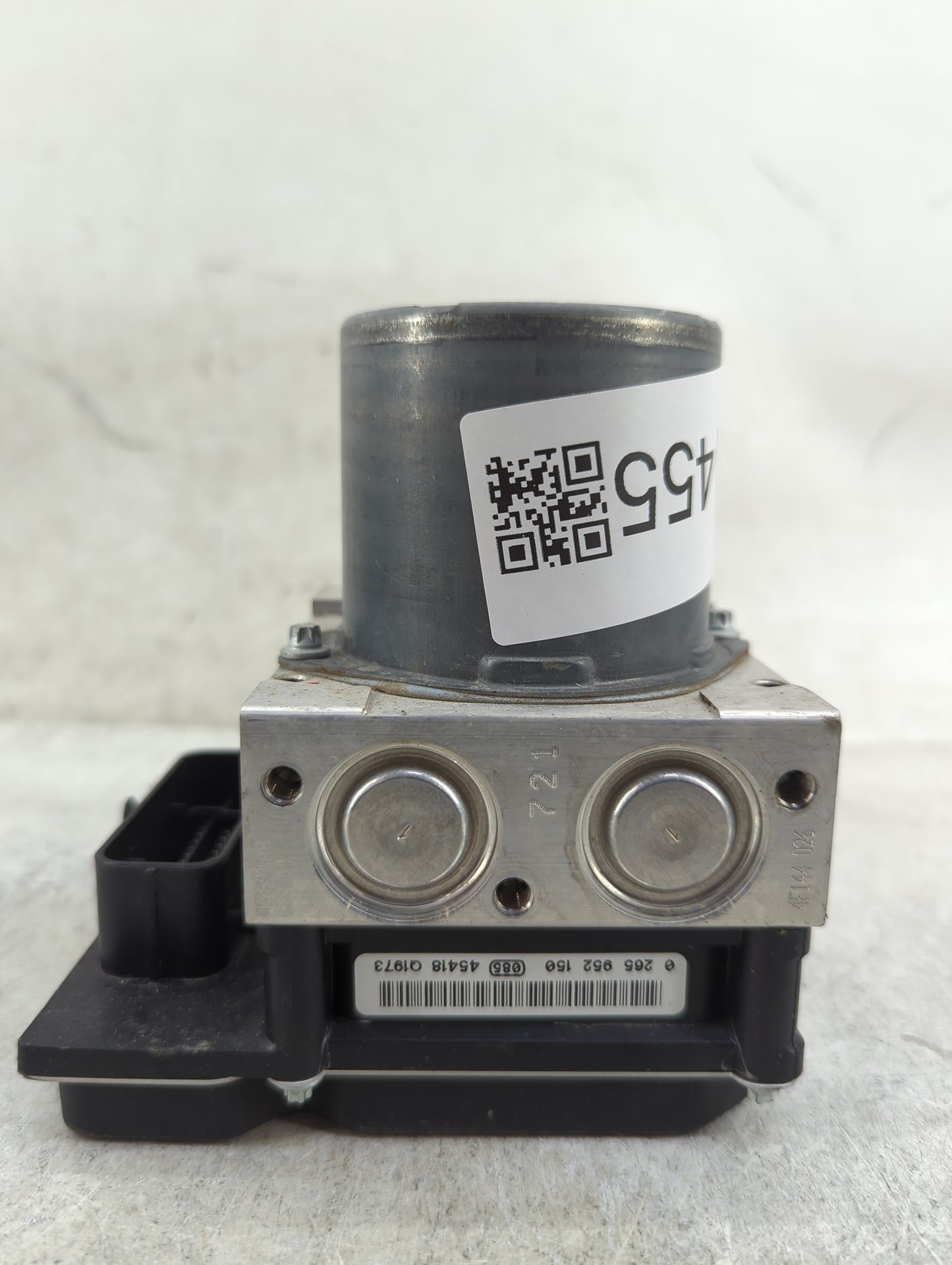 2014-2016 Audi A4 ABS Pump Control Module Replacement P/N:8K0 907 379 CN Fits Fits 2014 2015 2016 OEM Used Auto Parts - Oemu