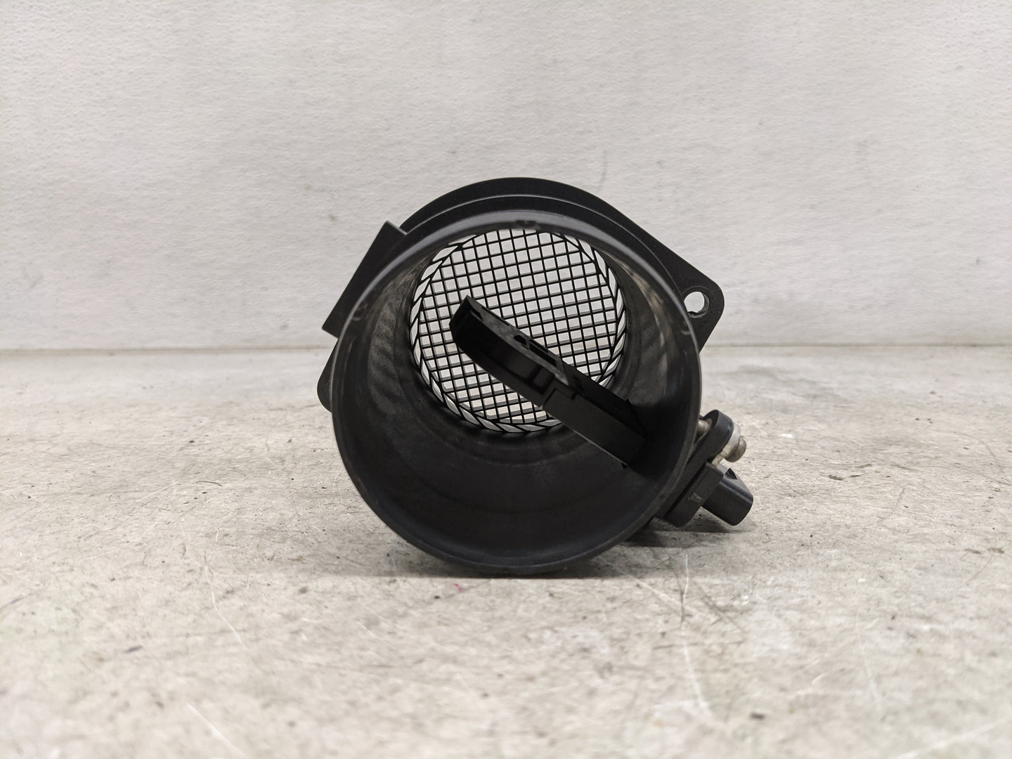2013-2016 Audi A4 Mass Air Flow Meter Maf 1486272 - Oemusedautoparts1.com