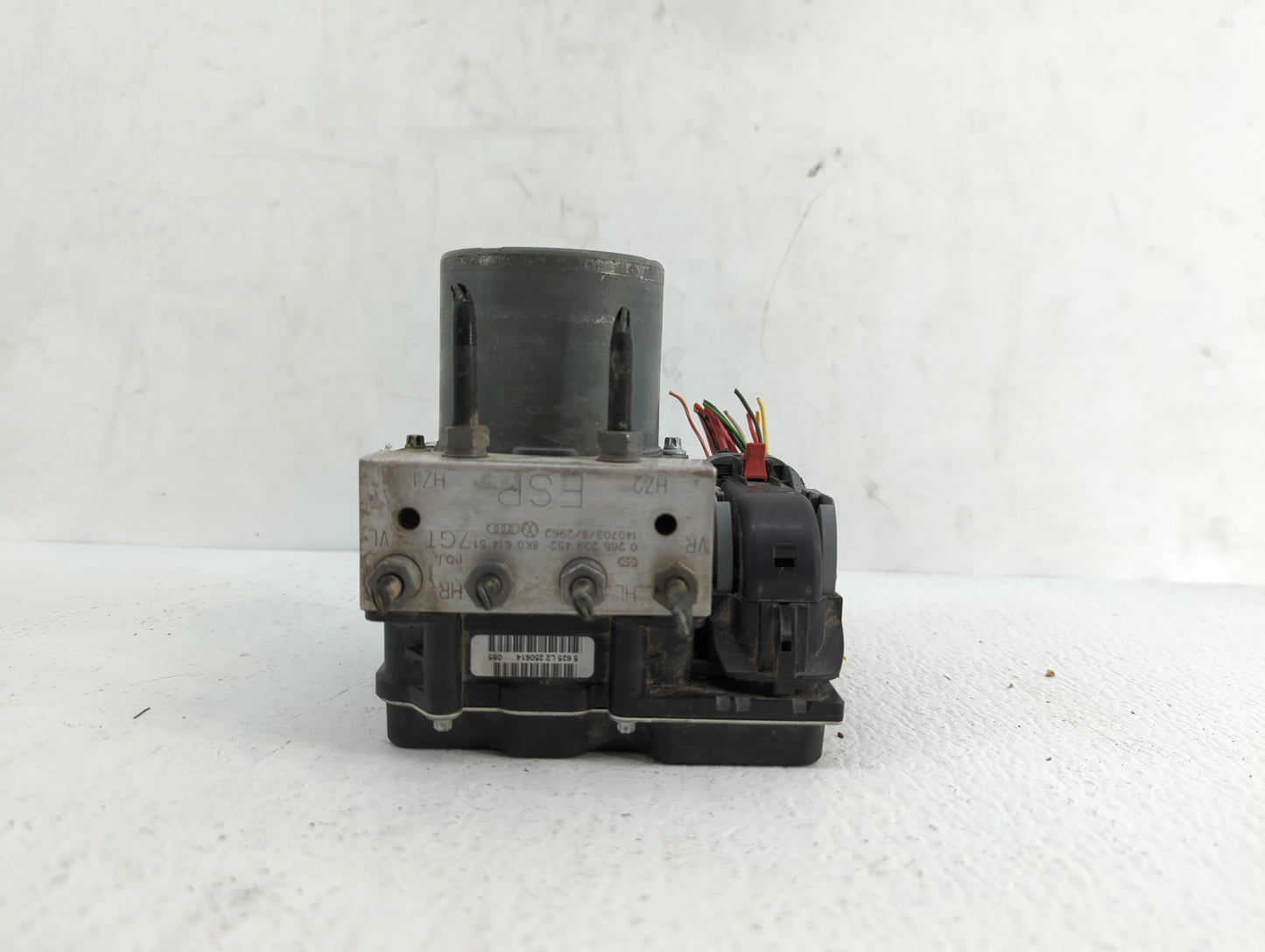 2014-2016 Audi A4 ABS Pump Control Module Replacement P/N:8K0 614 517 GT 0 265 239 452 Fits Fits 2014 2015 2016 OEM Used Aut