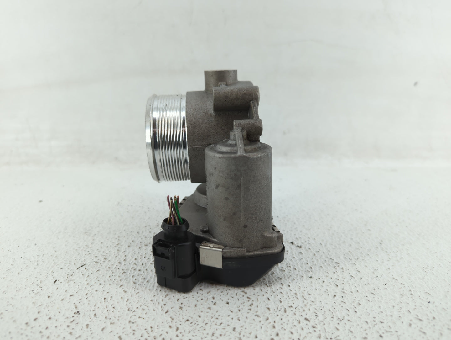 2005-2016 Audi A4 Throttle Body P/N:06F 133 062 Q 06F 133 062 J Fits OEM Used Auto Parts - Oemusedautoparts1.com