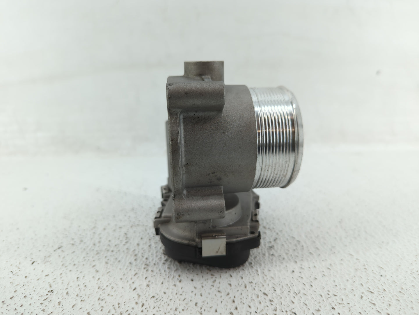 2005-2016 Audi A4 Throttle Body P/N:06F 133 062 Q 06F 133 062 J Fits OEM Used Auto Parts - Oemusedautoparts1.com
