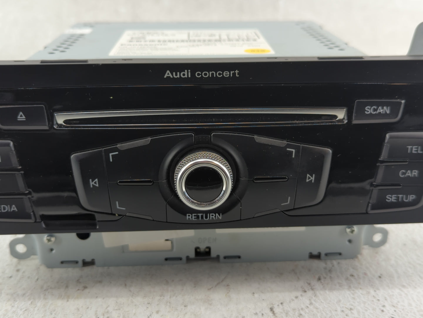 2013-2016 Audi A4 Am Fm Cd Player Radio Receiver - Oemusedautoparts1.com