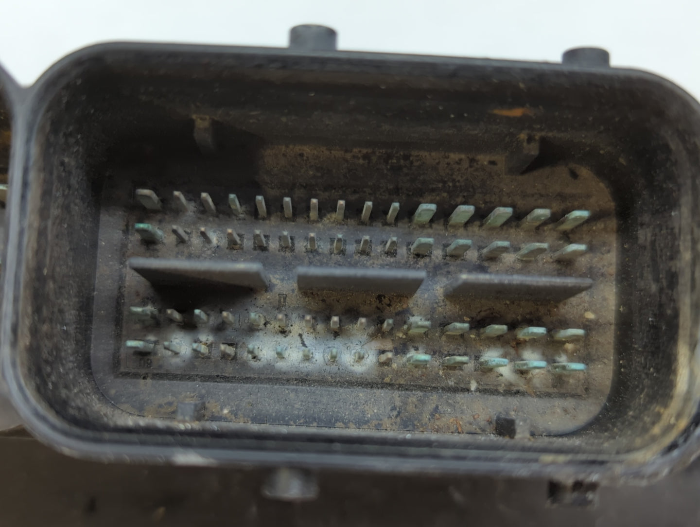 2015 Audi A4 PCM Engine Control Computer ECU ECM PCU OEM P/N:8K5 907 115 N Fits OEM Used Auto Parts - Oemusedautoparts1.com