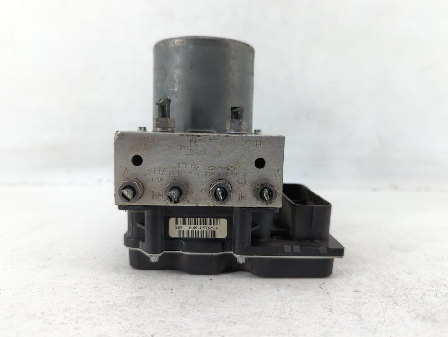 2014-2016 Audi A4 ABS Pump Control Module Replacement P/N:8K0 907 379 CP Fits Fits 2014 2015 2016 2017 OEM Used Auto Parts -