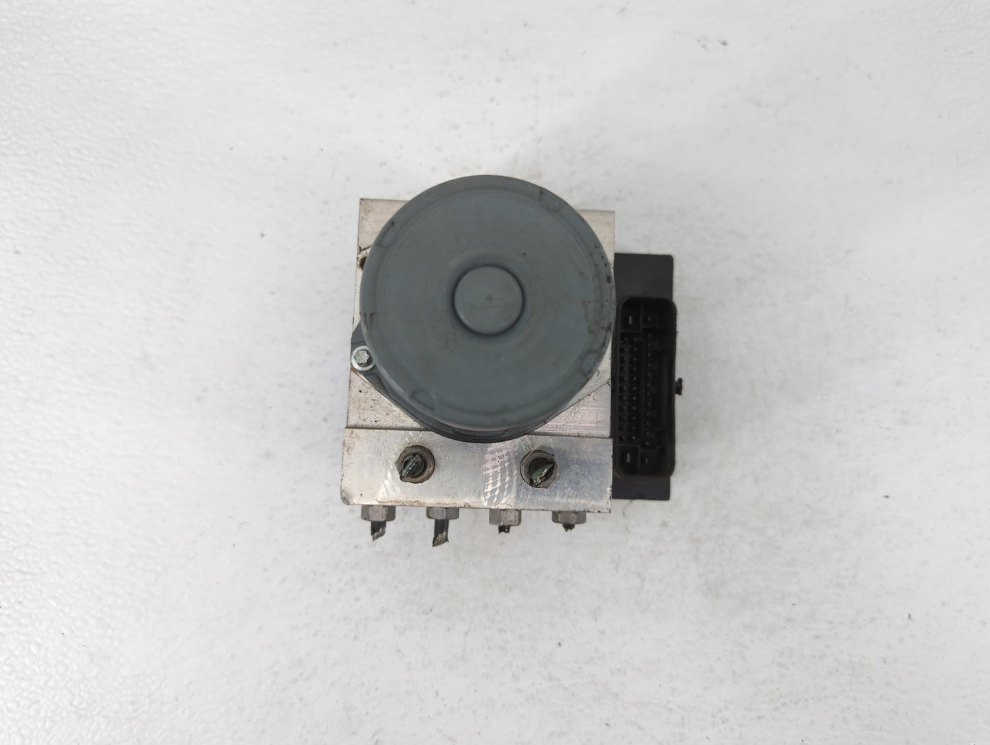 2014-2016 Audi A4 ABS Pump Control Module Replacement P/N:8K0 907 379 CP Fits Fits 2014 2015 2016 2017 OEM Used Auto Parts -