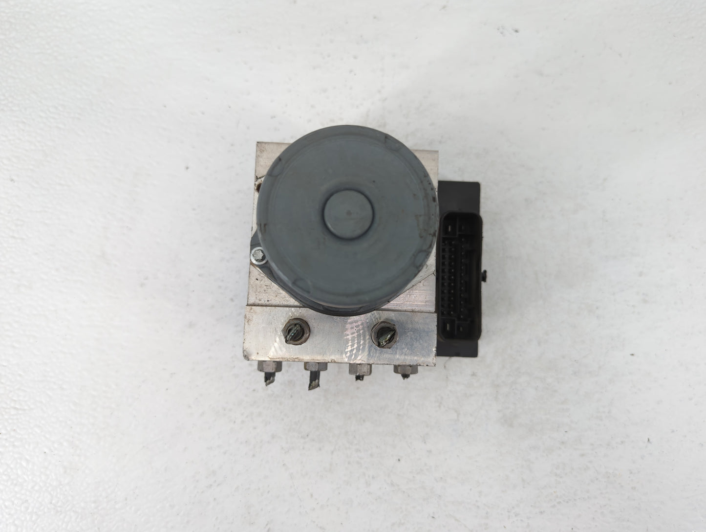 2014-2016 Audi A4 ABS Pump Control Module Replacement P/N:8K0 907 379 CP Fits Fits 2014 2015 2016 2017 OEM Used Auto Parts -