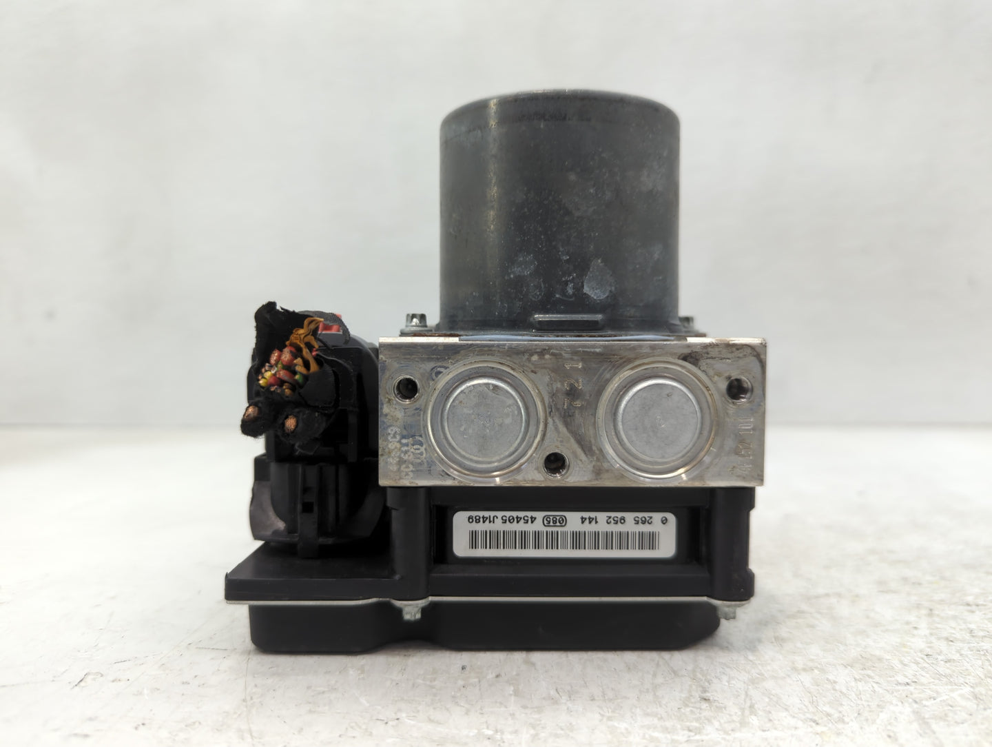 2014-2017 Audi A5 ABS Pump Control Module Replacement P/N:8K0 614 517 HA Fits Fits 2014 2015 2016 2017 OEM Used Auto Parts -