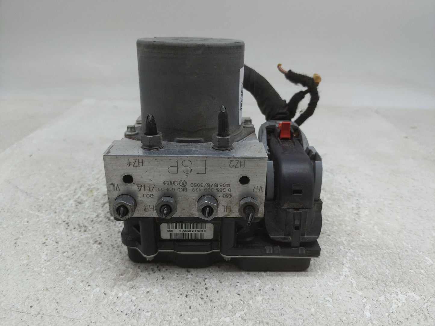 2014-2017 Audi A5 ABS Pump Control Module Replacement P/N:0 265 239 432 8K0 614 517 HA Fits Fits 2014 2015 2016 2017 OEM Use