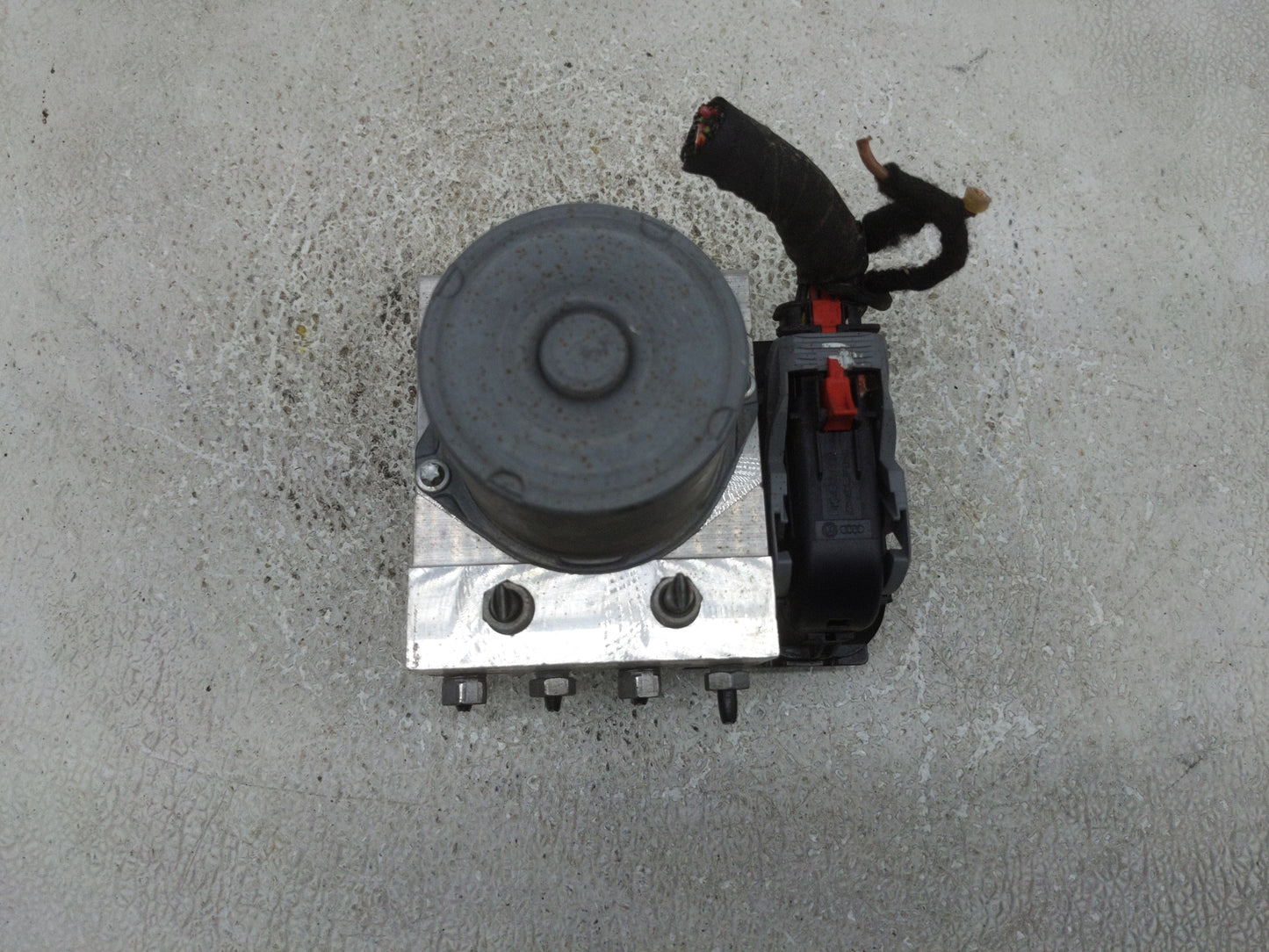 2014-2017 Audi A5 ABS Pump Control Module Replacement P/N:0 265 239 432 8K0 614 517 HA Fits Fits 2014 2015 2016 2017 OEM Use