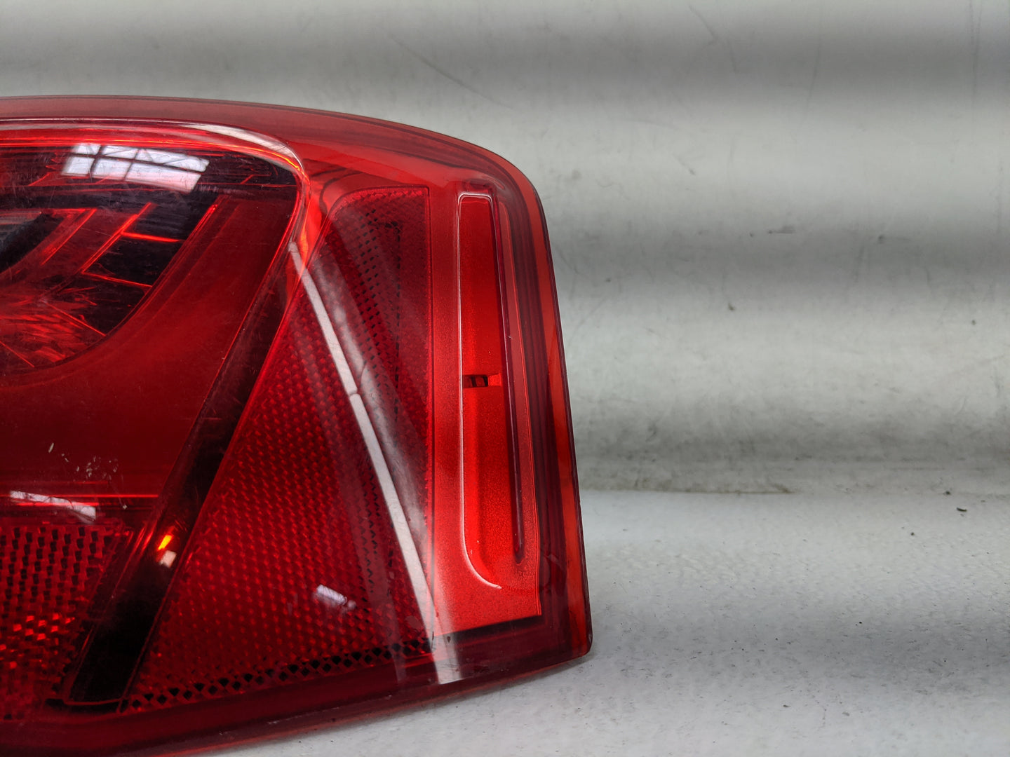 2012-2015 Audi A6 Tail Light Assembly Passenger Right OEM P/N:4G5945096B 90003930 Fits Fits 2012 2013 2014 2015 OEM Used Aut