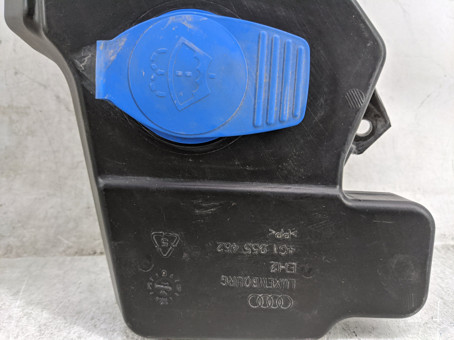 2012-2018 Audi A6 Windshield Washer Fluid Reservoir Bottle Oem 1477240 - Oemusedautoparts1.com