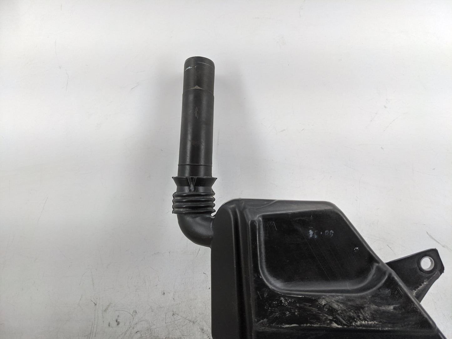 2012-2018 Audi A6 Windshield Washer Fluid Reservoir Bottle Oem 1477240 - Oemusedautoparts1.com