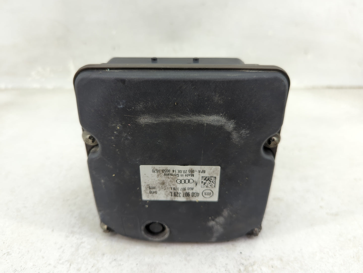 2015 Audi A7 ABS Pump Control Module Replacement P/N:4G0 907 379 L Fits OEM Used Auto Parts - Oemusedautoparts1.com