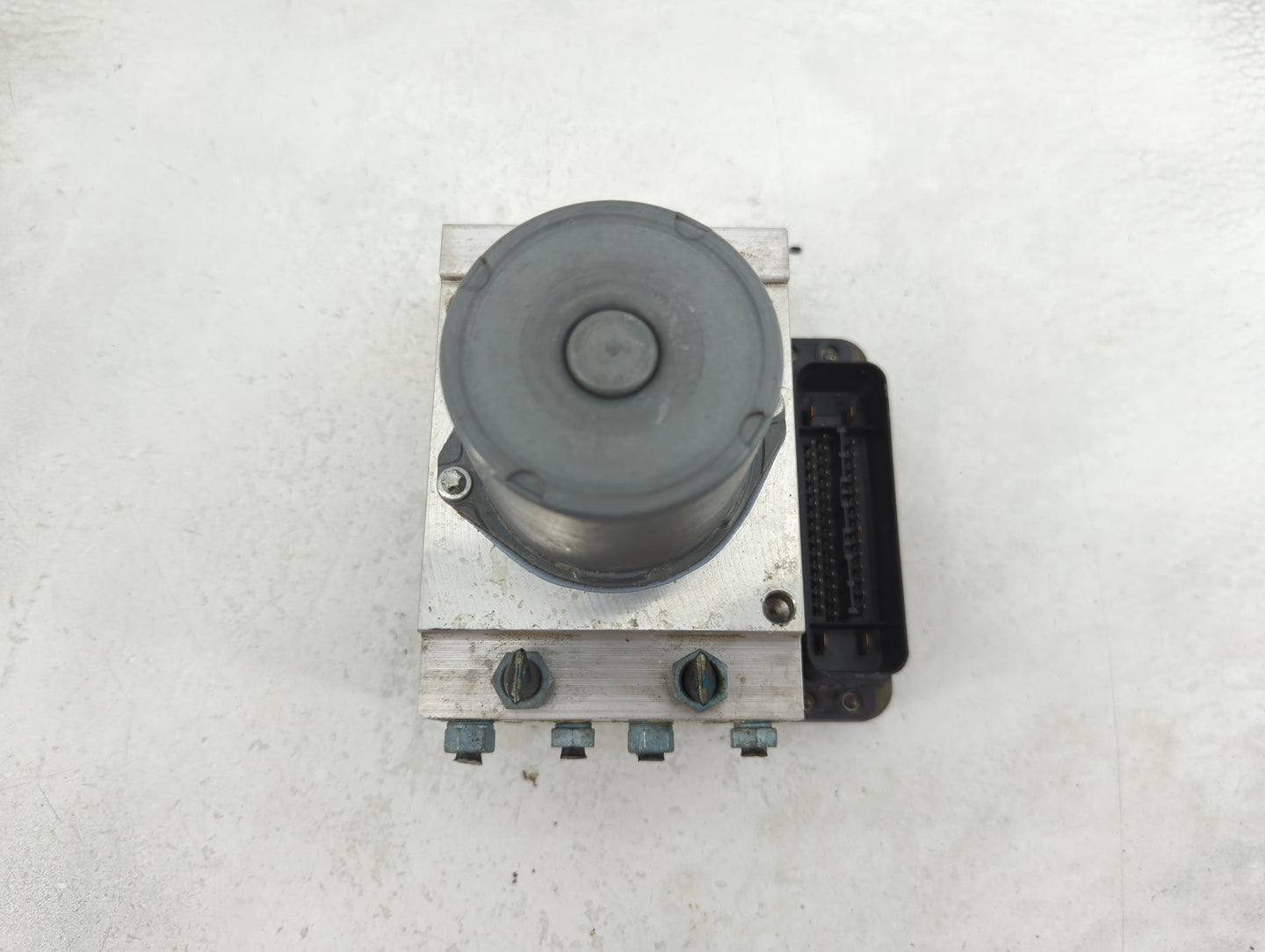 2015 Audi A7 ABS Pump Control Module Replacement P/N:4G0 907 379 L Fits OEM Used Auto Parts - Oemusedautoparts1.com