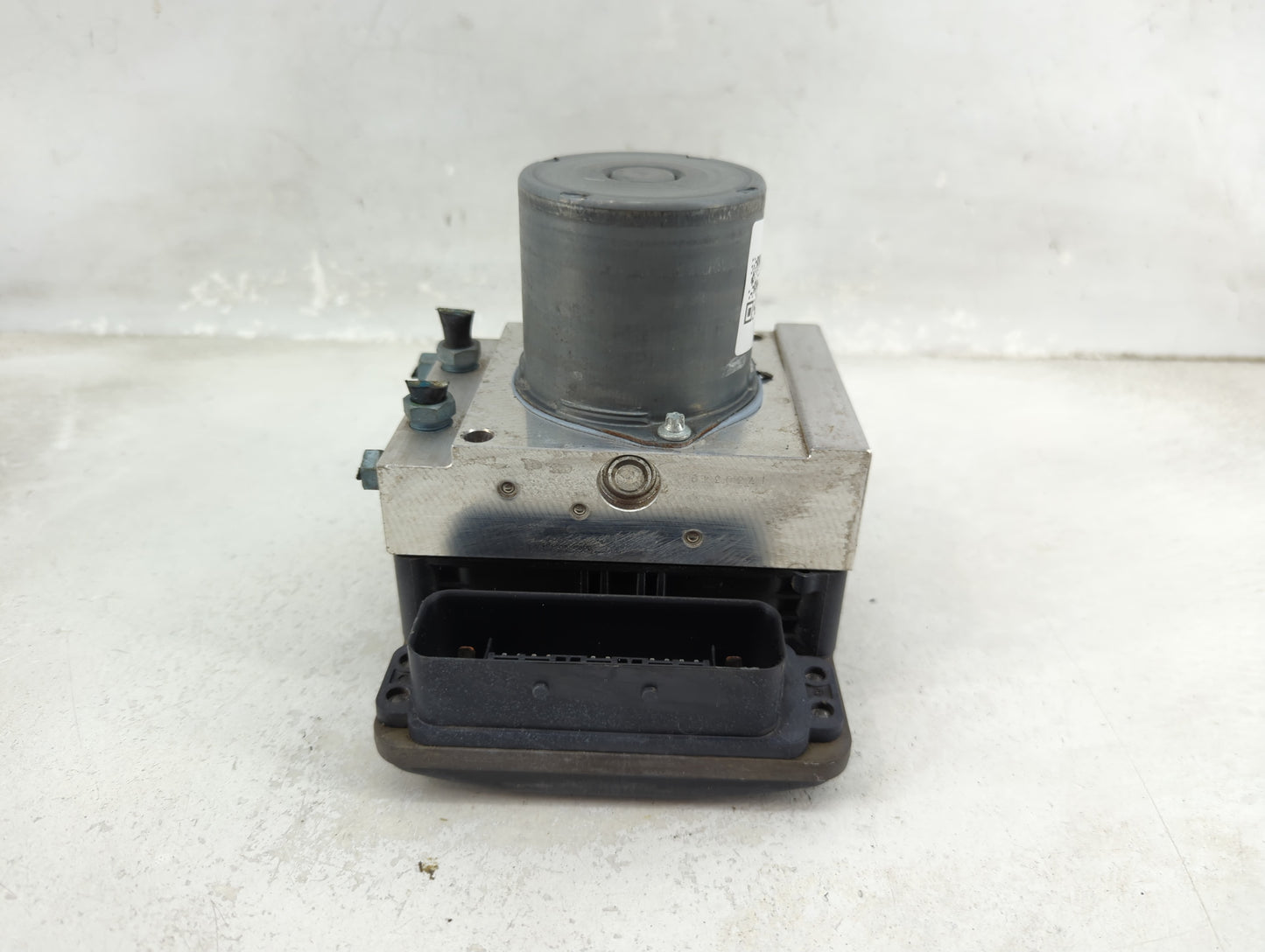 2015 Audi A7 ABS Pump Control Module Replacement P/N:4G0 907 379 L Fits OEM Used Auto Parts - Oemusedautoparts1.com