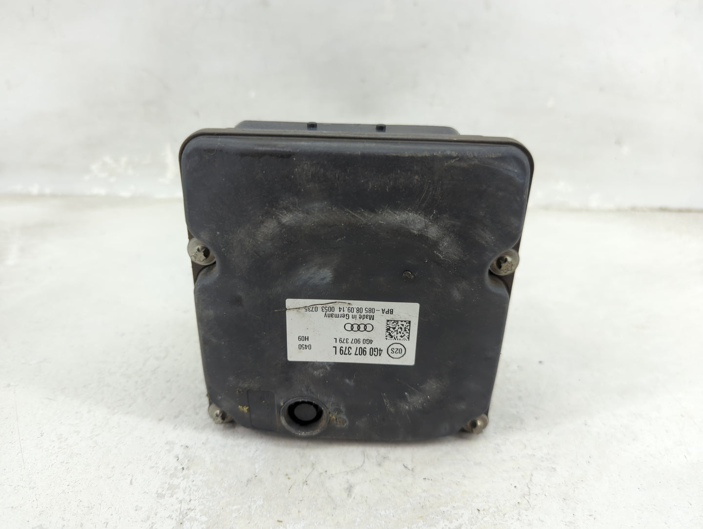 2015 Audi A7 ABS Pump Control Module Replacement P/N:4G0 907 379 L Fits OEM Used Auto Parts - Oemusedautoparts1.com